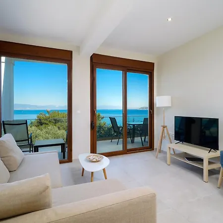 Victoria Suites *